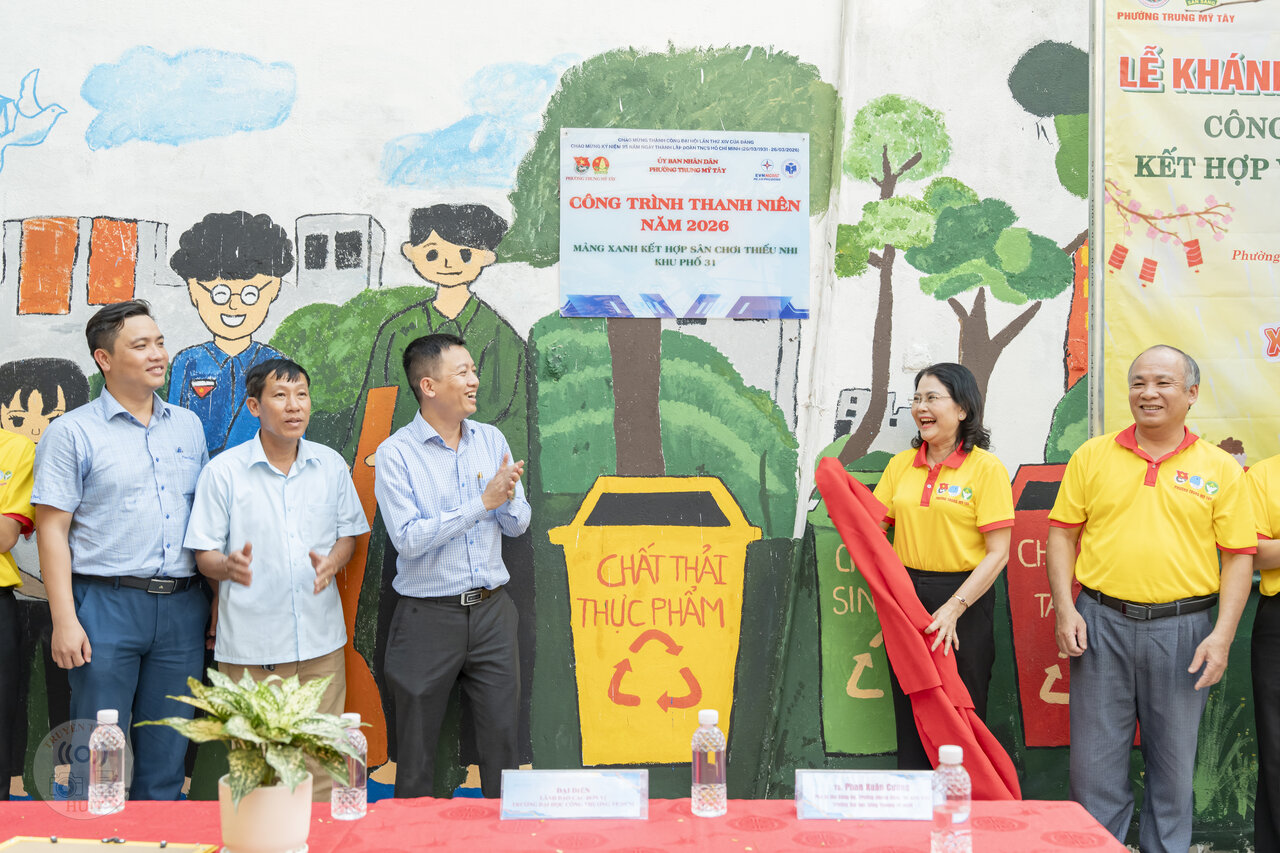 Khánh thành công trình mảng xanh và khu vui chơi thiếu nhi tại Phường Trung Mỹ Tây trong Chiến dịch Xuân tình nguyện 2026